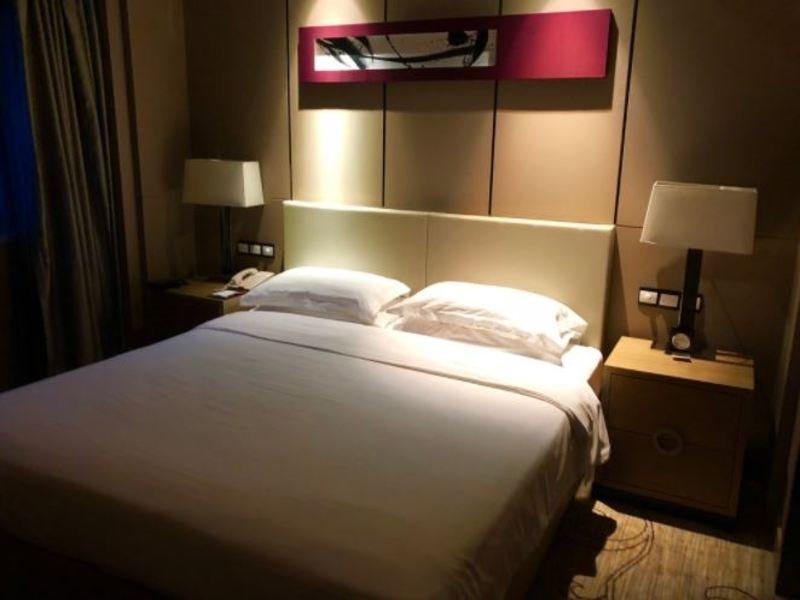 Hotel Ramada By Wyndham Xian Bell Tower Extérieur photo