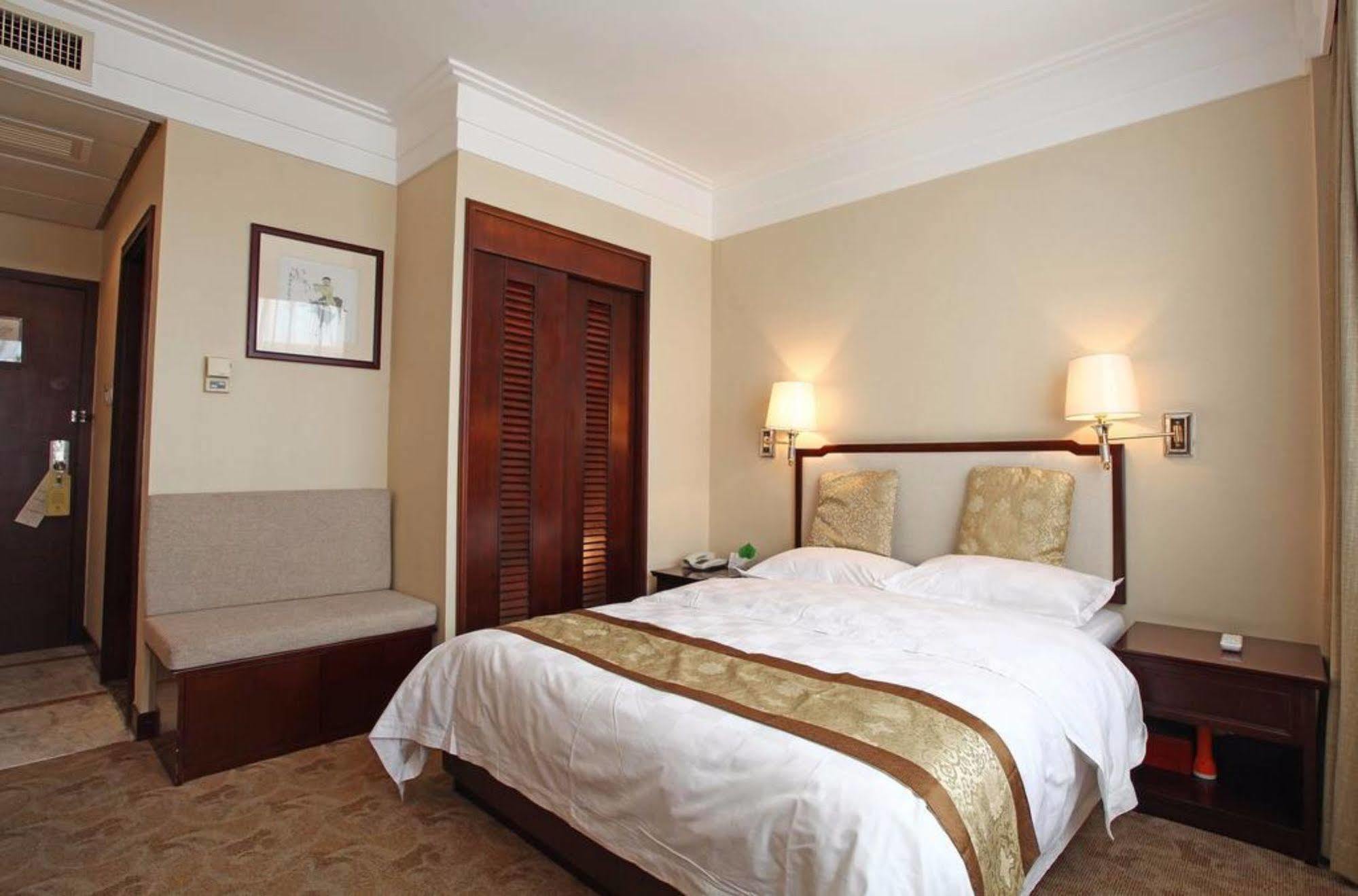 Hotel Ramada By Wyndham Xian Bell Tower Extérieur photo